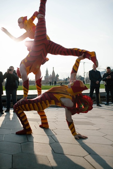 ЖИВЕЯ – Официальный Поставщик шоу OVO Cirque du Soleil ®