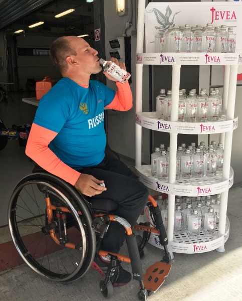 Jevea партнёр полумарафона на спортивных колясках