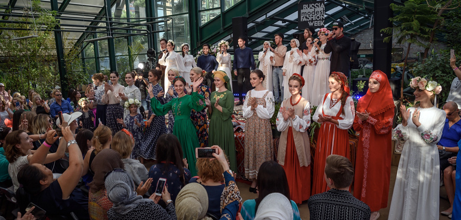«RUSSIA.MODEST FASHION WEEK» ПОКАЗ В ТРОПИКАХ